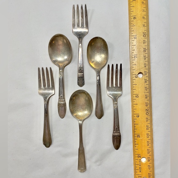 6-pc Vintage Silver Plate Nursery Forks and Spoons - Picture 4 of 16